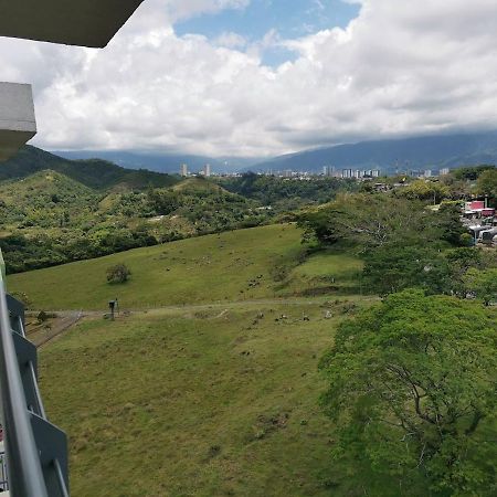 Hermoso Y Amplio Apartamento Cerca Del Parque Deportivo Ibagué Exterior foto