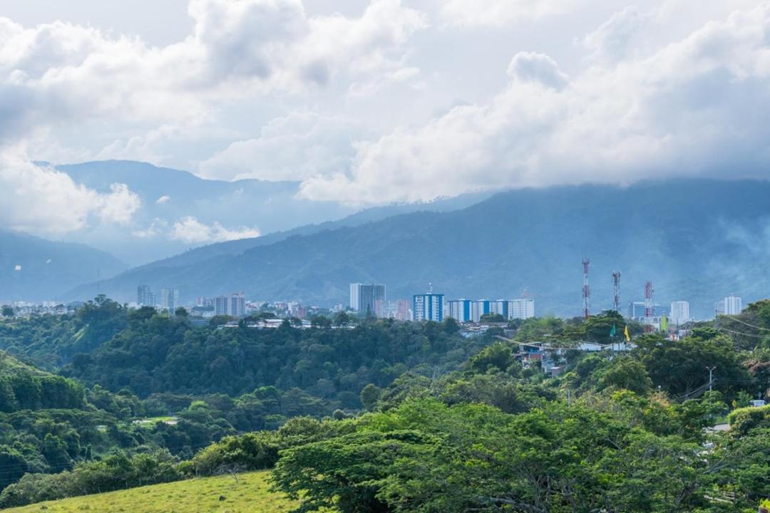 Hermoso Y Amplio Apartamento Cerca Del Parque Deportivo Ibagué Exterior foto