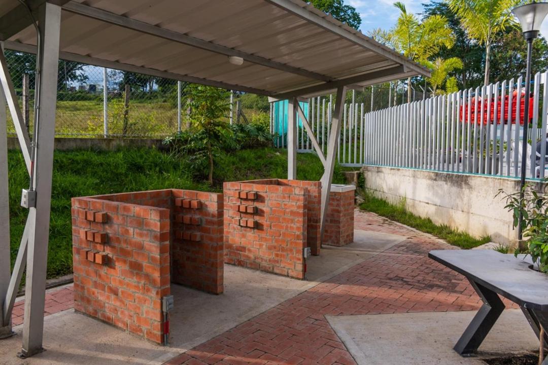 Hermoso Y Amplio Apartamento Cerca Del Parque Deportivo Ibagué Exterior foto
