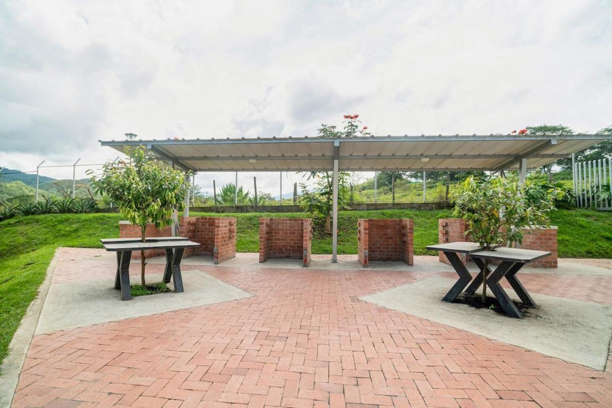 Hermoso Y Amplio Apartamento Cerca Del Parque Deportivo Ibagué Exterior foto